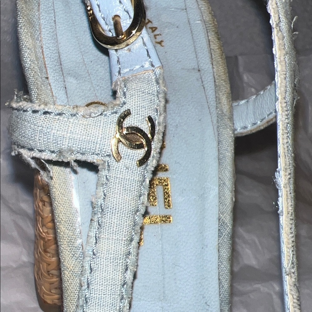CHANEL Blue Slingback Sandals with Gold-Tone Details - Picture 7 of 16